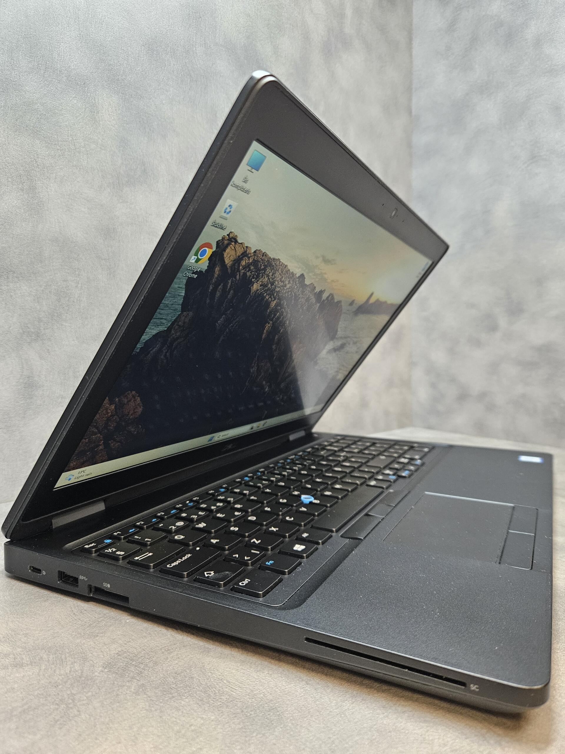 Dell Latitude 5590 | 15.6" FHD | i5-8350U | 16GB | SSD 256 GB - Image 3