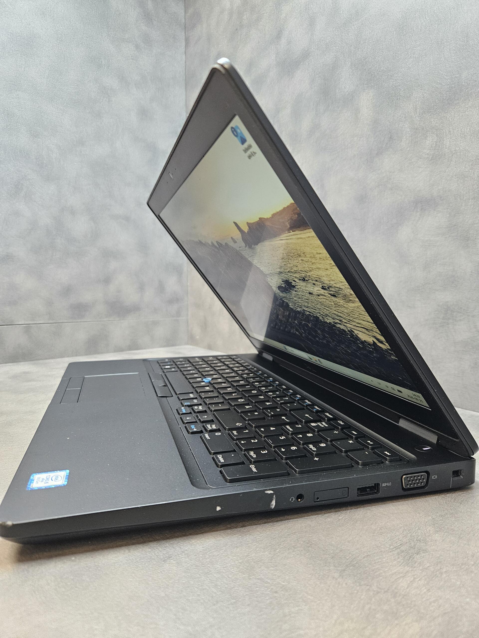 Dell Latitude 5590 | 15.6" FHD | i5-8350U | 16GB | SSD 256 GB - Image 4