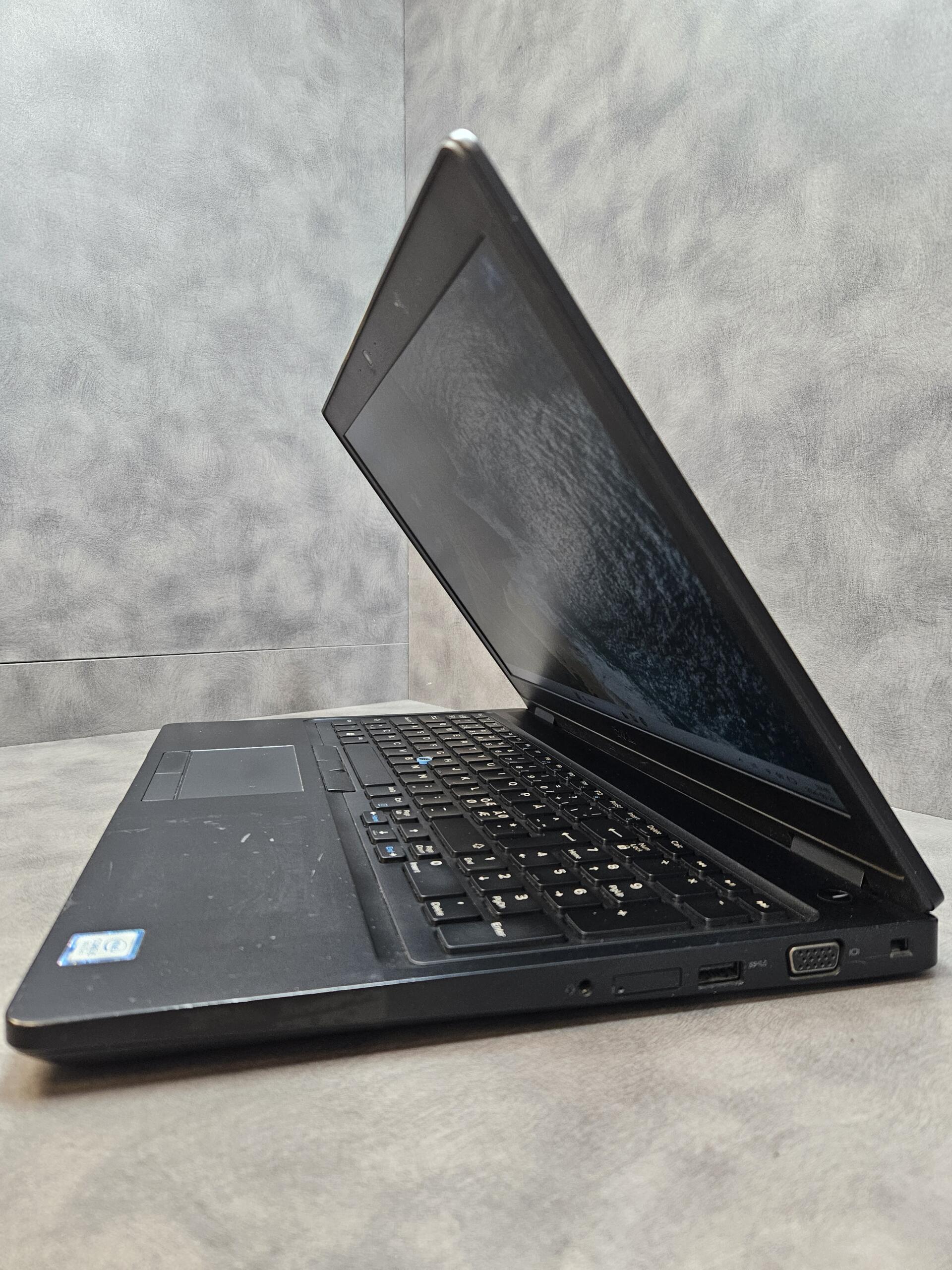 Dell Latitude 5590 | 15.6" FHD | i5-8250U | 8GB | SSD 256 GB - Image 4