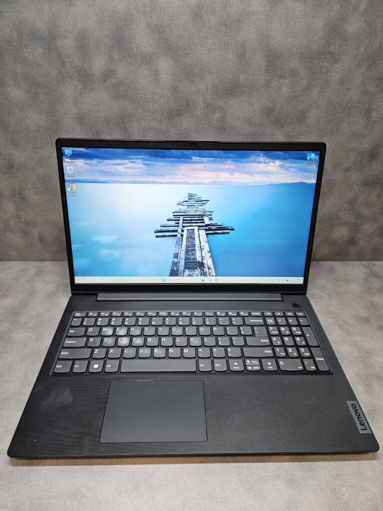 Lenovo V15 | 15.6" FHD | Ryzen 5 7520U | 8GB | SSD 256 GB