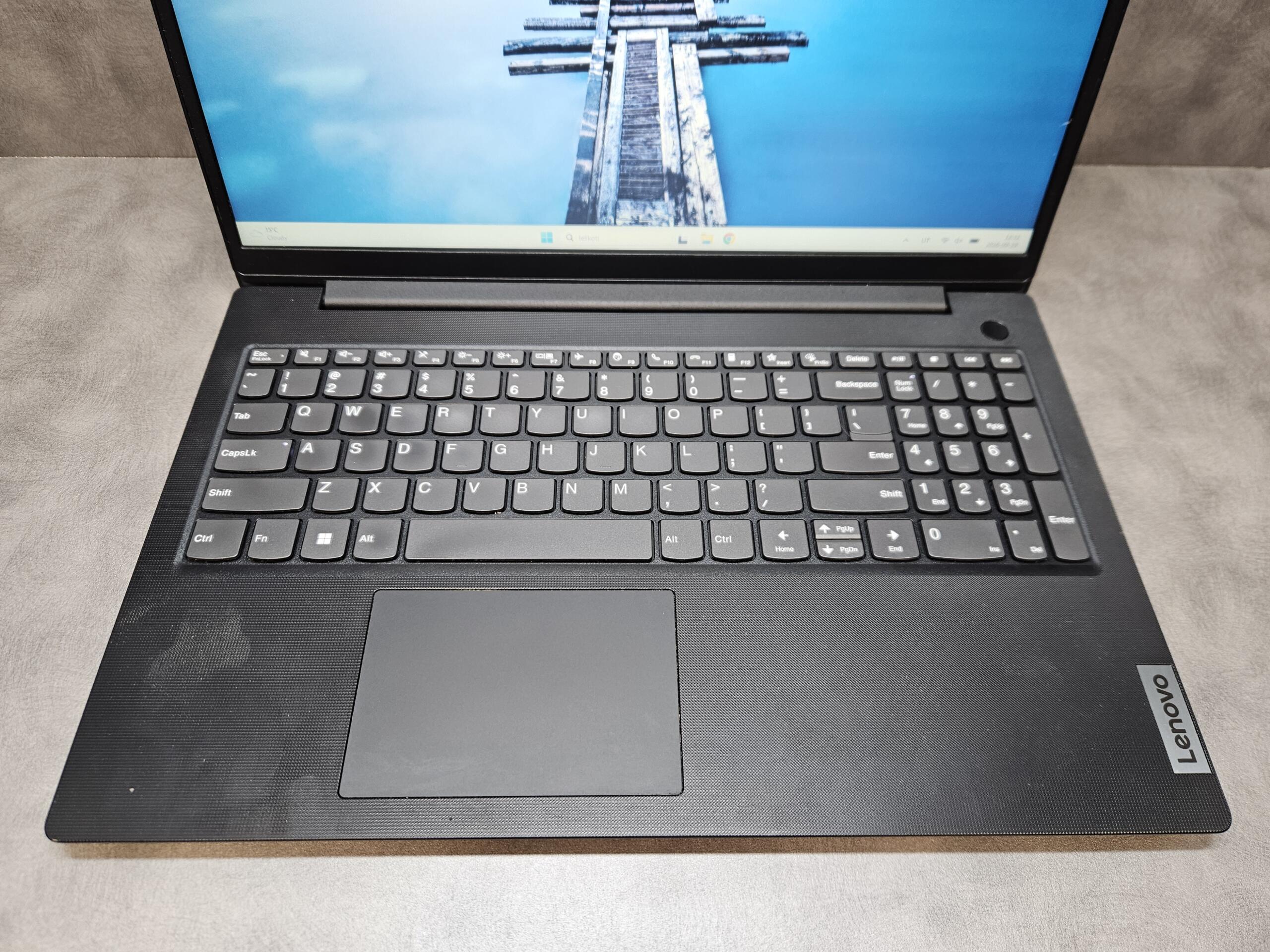 Lenovo V15 | 15.6" FHD | Ryzen 5 7520U | 8GB | SSD 256 GB - Image 2