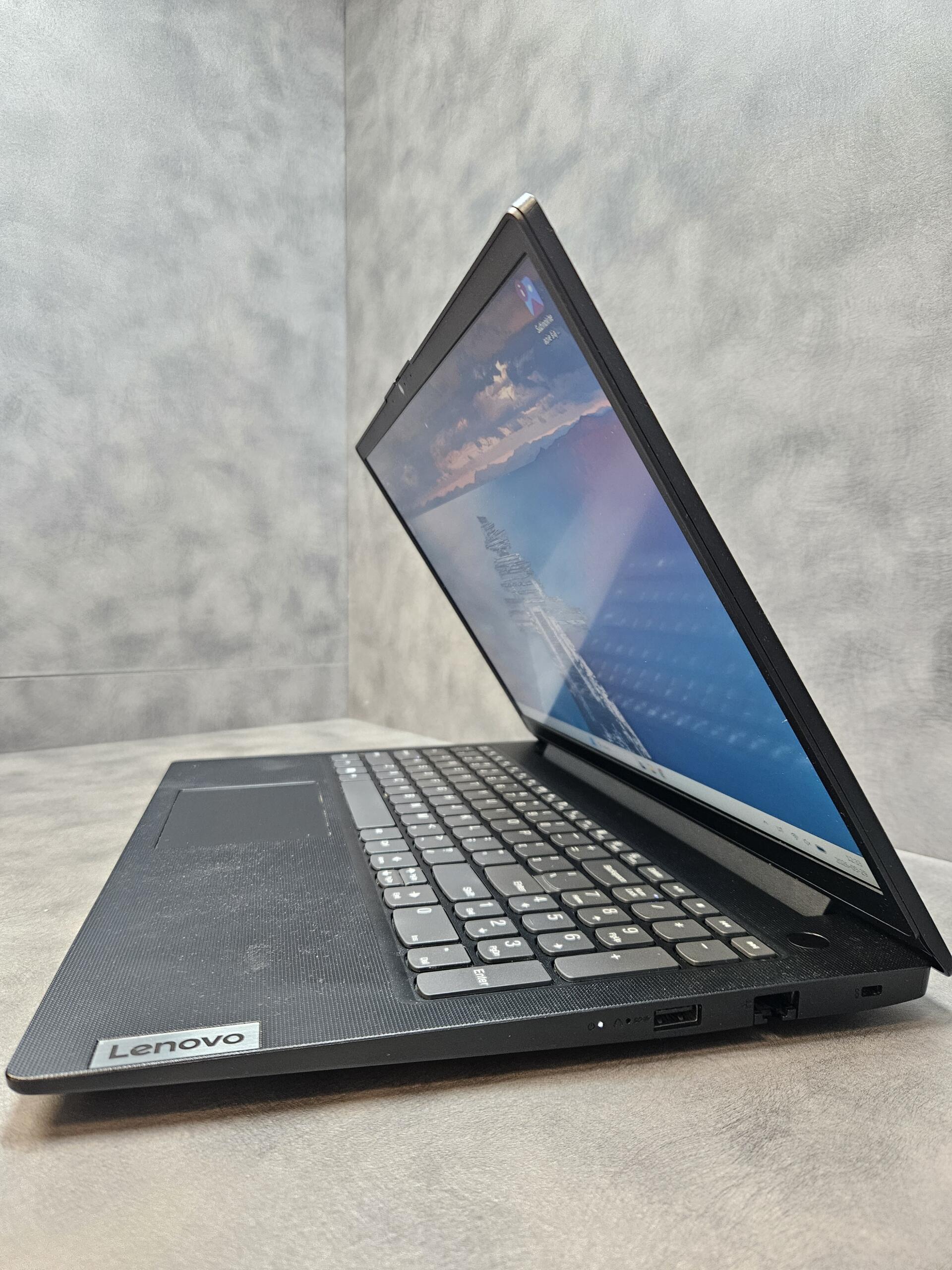 Lenovo V15 | 15.6" FHD | Ryzen 5 7520U | 8GB | SSD 256 GB - Image 5