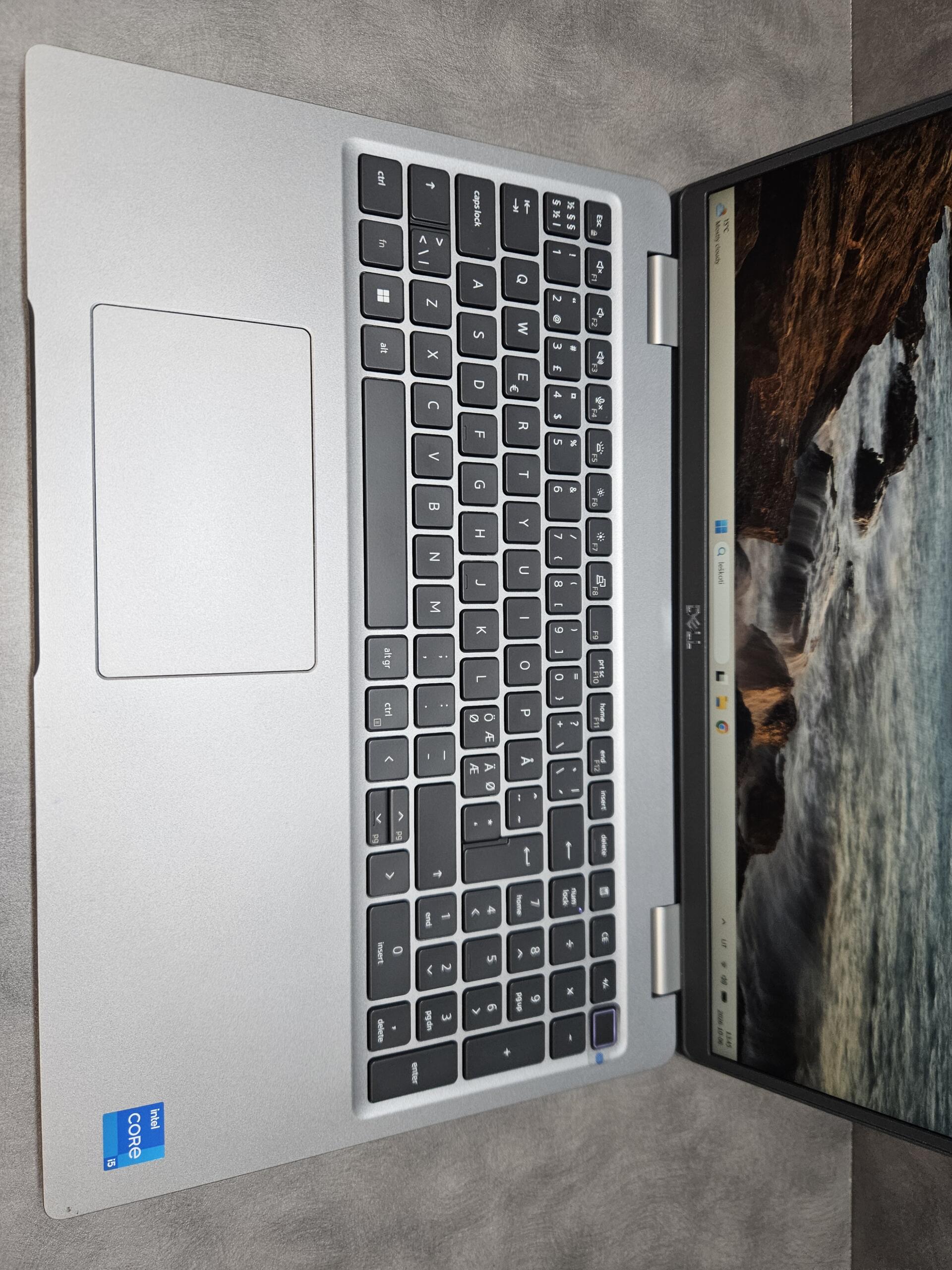 Dell Latitude 5520 | 15.6" FHD IPS | i5-1145G7 | 16GB | SSD 256 GB - Image 2
