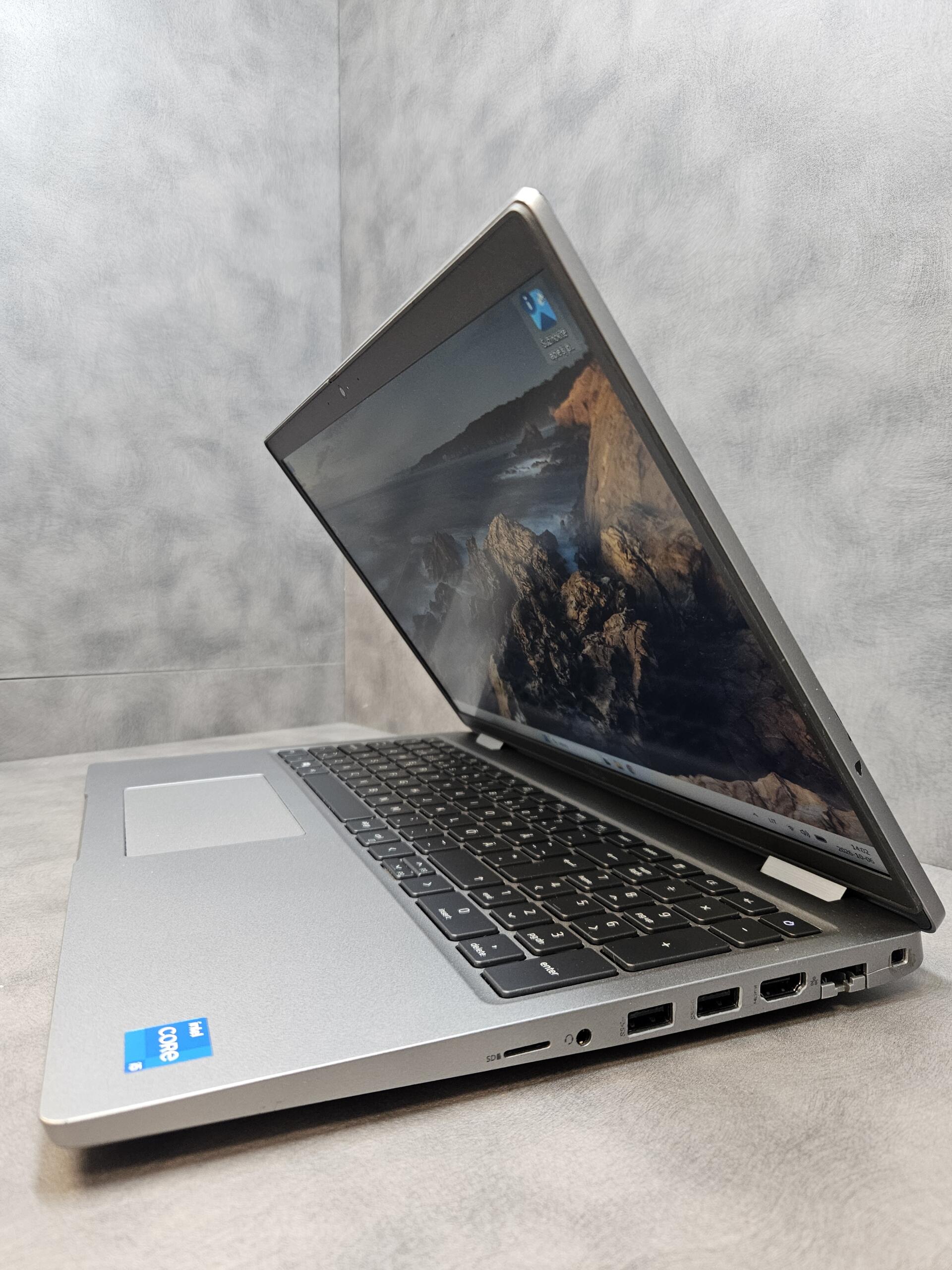Dell Latitude 5520 | 15.6" FHD IPS | i5-1145G7 | 16GB | SSD 256 GB - Image 3