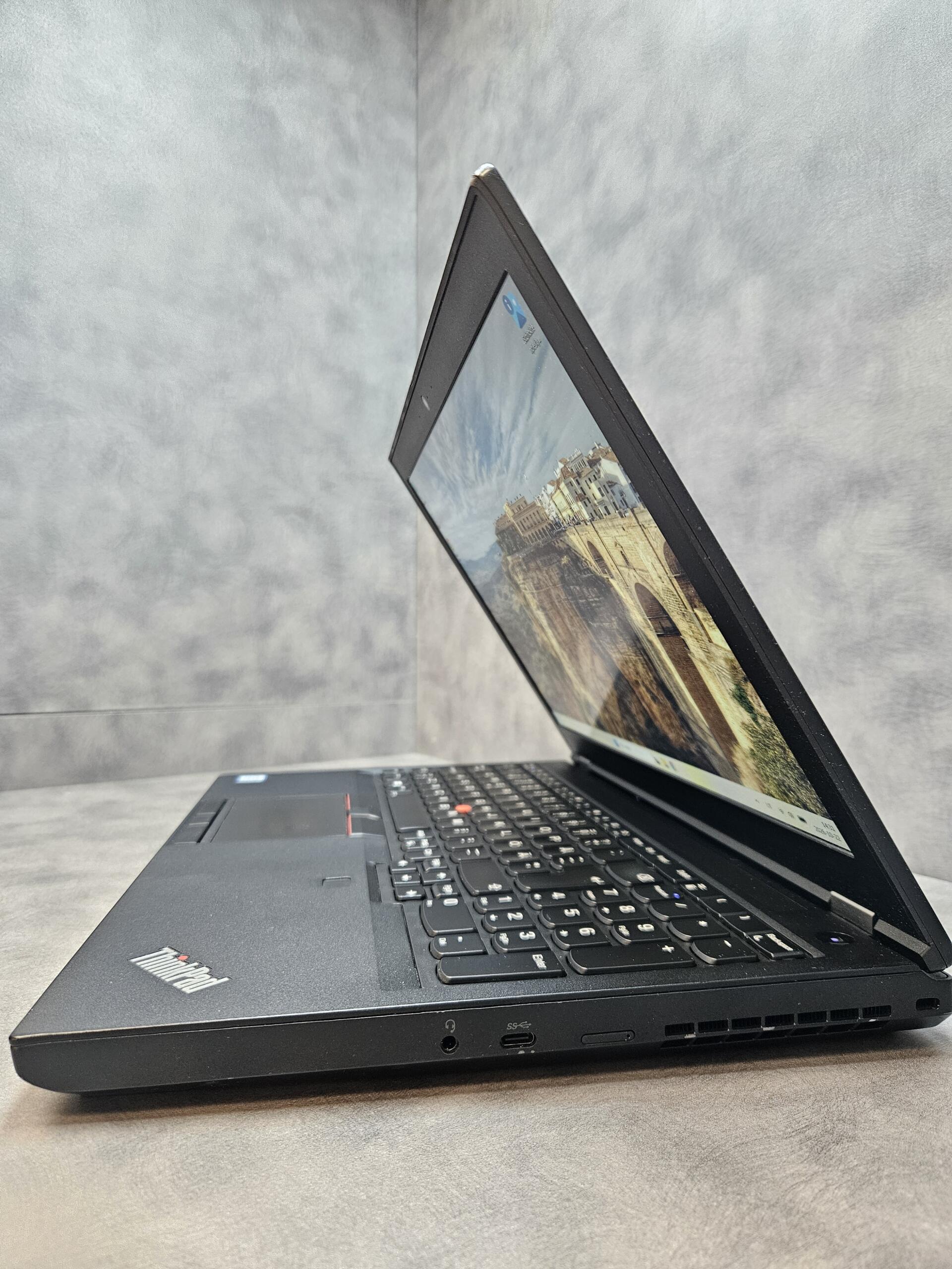 Lenovo ThinkPad P53 | 15.6" FHD IPS | i7-9750H | 16GB | SSD 512 GB - Image 4